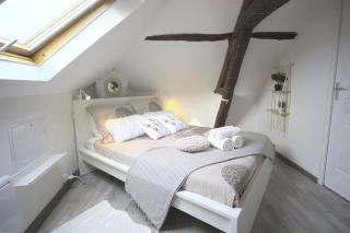 Mon Rêve - By BEST KEYS - Loft Cosy & Charme Authentique - Poutres Apparentes - Centre Ville - Netflix & WiFi Fibre - Smart TV - Machine à Café Nespresso - Check-in Autonome - Parking Facile & Gratuit - 5