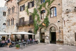 Hotel La Cisterna - San Gimignano - 1