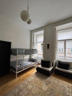 Love, Peace & Easy Living Apartment - Budapest - 5