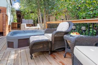 Mi Corazon Hot Tub Walk to River Yoga Studio - Guerneville - 5