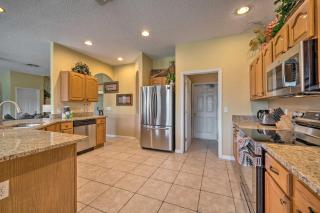 Spacious Kissimmee Family Home with Game Room and Pool - Kissimmee - 1