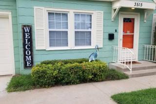 BLUE FLAMINGO'S CHARMING HOME-Heart of Tulsa2- Cherry St-Expo-11th - 5
