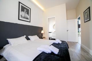 The Loft - Superb 2 bedrooms on top floor with terrace - 10min to Palais & Beach! - 1