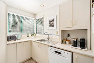 Lakefront Living at Remarkables Retreat 12 - Queenstown - 4