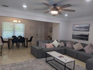 Clematis House near Arlington Park with Heated Pool - Sarasota - 6
