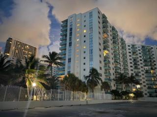 THE TIDES 1 bedroom apt 10 floor WE ARE ON THE BEACH! - Hollywood - 3