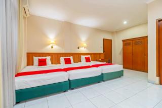 RedDoorz Plus near Kemang Raya - 9