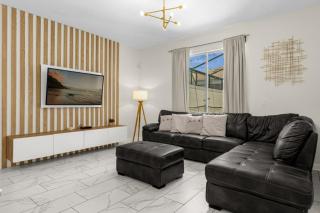 4 Bedrooms-3 Bathrooms- Storey Lake 4900 Wa - Kissimmee - 9