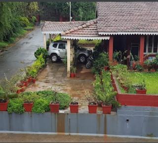 Devangi Athithya Holiday Home by StayApart - Tīrthahalli - 4