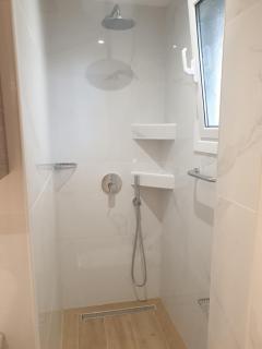 Newly Renovated Varkiza Beachside One Bedroom with Large Terrace - Athènes - 2