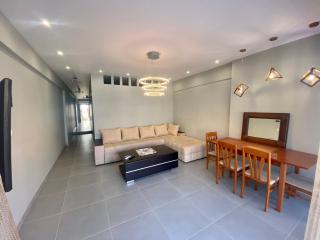 Central Square Family Apartment - Nea Kallikrateia - 8
