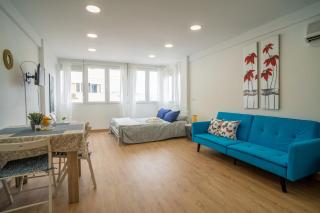Apt. p/3 10' from the beach w/Wifi in Torremolinos - Torremolinos - 0