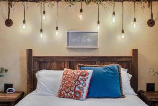 The Rustic Suite - Main Street Lodge in Berlin - Berlin - 0