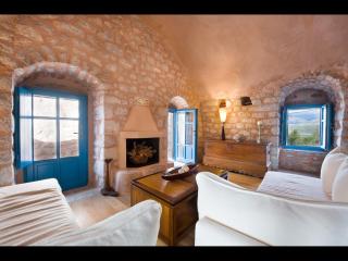 Arapakis Historic Castle - Pyrgos Dirou - 6