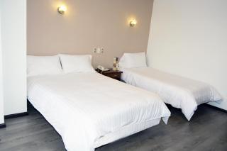 Hotel Italia Cuenca - Tranvia Centro & Aeropuerto - 4