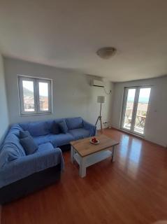 Lovely 2-bed apartment with balcony/free parking. - Bol - 7