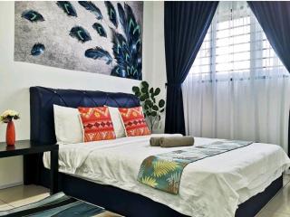 BOHEMIAN HOME 3 bedroom -10 mins to Mid Valley - 9