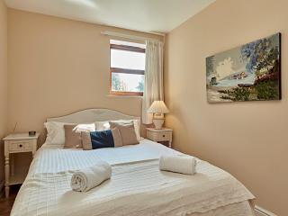 Luxury 5 bedroom Riverside home in town centre - Pass the Keys - 3