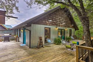 Pet-Friendly Outdoor Paradise with Grill, Decks - - 6