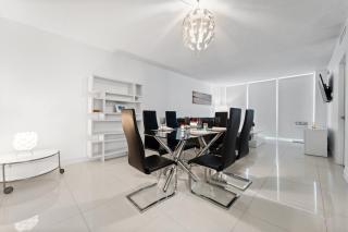 Luxury Beachfront Condo Private Beach Access, Pool & Game Room!!! - Hollywood - 9