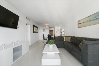 Luxury Beachfront Condo Private Beach Access, Pool & Game Room!!! - Hollywood - 1