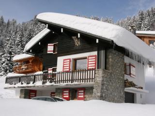 Chalet familial rénové 2 étoiles près du centre, 3 chambres, terrasse, parking, WiFi - FR-1-598-16 - Les Gets - 0