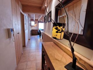 Grand appartement au cœur du village avec parking - FR-1-598-79 - 1