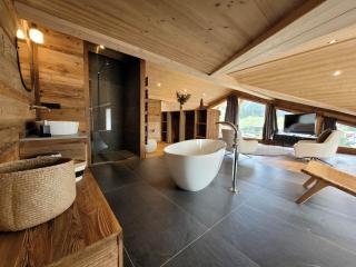 Chalet de luxe avec jacuzzi, sauna, parking et WIFI aux Gets - FR-1-598-19 - Les Gets - 4