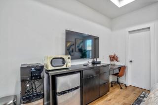 Nestled Nook Studio #3 @ East End Revitalized - Houston - 8
