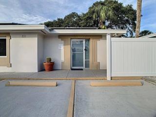 Steps From the beach, renovated 1bd 1 bth - Clearwater Beach - 9