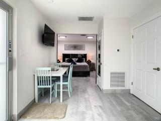 Steps From the beach, renovated 1bd 1 bth - Clearwater Beach - 5