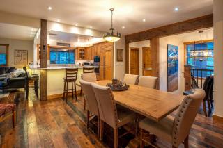 2 Mi to Beach Expansive Tahoe Escape with Hot Tub! - Incline Village - 3