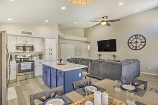 Private Pool and Fenced Yard Phoenix Home - Phoenix - 8