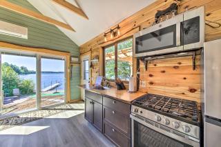 Quaint Oakland Getaway on East Pond Lake! - Waterville - 2