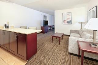 Holiday Inn & Suites Santa Maria by IHG - Santa Maria - 2
