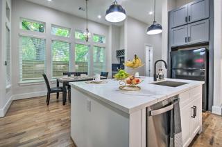 Modern Home with Yard 2 Mi to Downtown Houston! - Houston - 3
