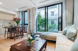 Margaery Boutique Apartment & Skyon9 Rooftop Bar - Hanoi - 1
