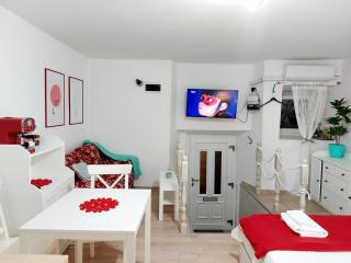 Sha La La - Charming, unique studio in a historic building next to a castle, WIFI, smart TV, washer-dryer - Bakar - 2