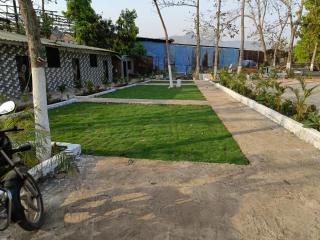 Hotel Mumbai Garden Resort - Karjat - 0
