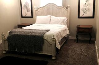 6 BRs Spacious Charming House, Great Neighborhood - Groves - 4