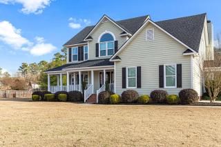 Amazing Home w/ Huge Pool, Game Tables, Movie room, and More! - Fayetteville - 6