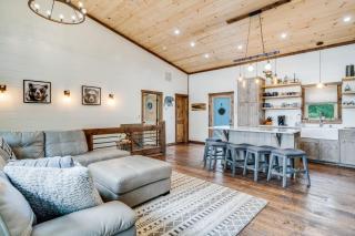 Grizzly Cabin - 9