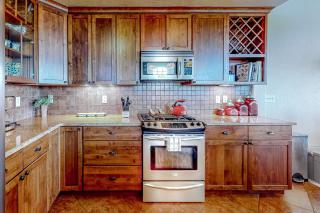 Cozens Pointe Circle - 3