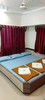 Sai Raghunandan Guest House - Shirdi - 9