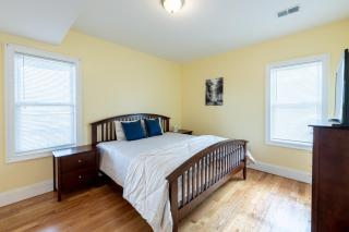 90 - 4BR Dorchester - Sleek Apt near Marina Bay - Boston - 5