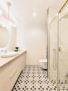 Unique View Apartment - 3pok, 4 łóżka, widok na rzekę, centrum, Netflix, parking, winda - 3