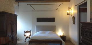 Chambre Renaissance au Château de Champagne-Mouton - Champagne-Mouton - 9