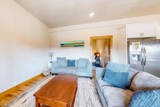 The Salty Pelican - 5