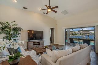 Lake House Retreat - Cape Coral - 3