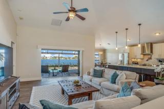 Lake House Retreat - Cape Coral - 1